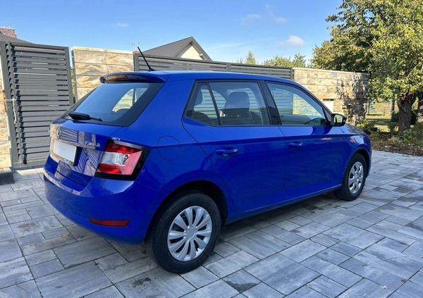 Skoda Fabia cena 34900 przebieg: 131000, rok produkcji 2019 z Warszawa małe 121